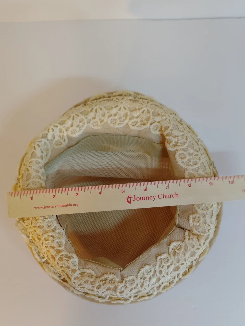 Vintage-Inspired Women's Beige Cloche Hat with Bow